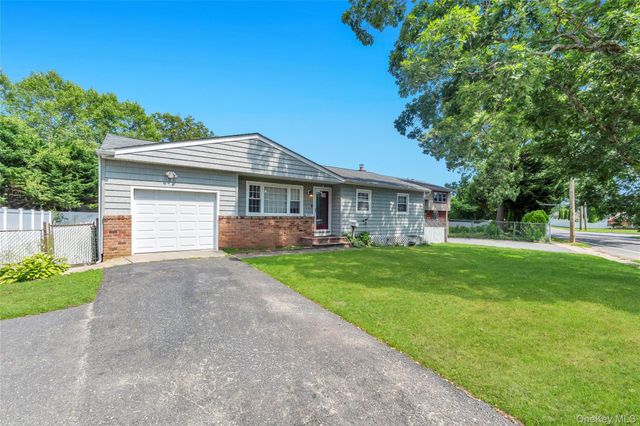 437 Commack Road, Islip, NY 11751