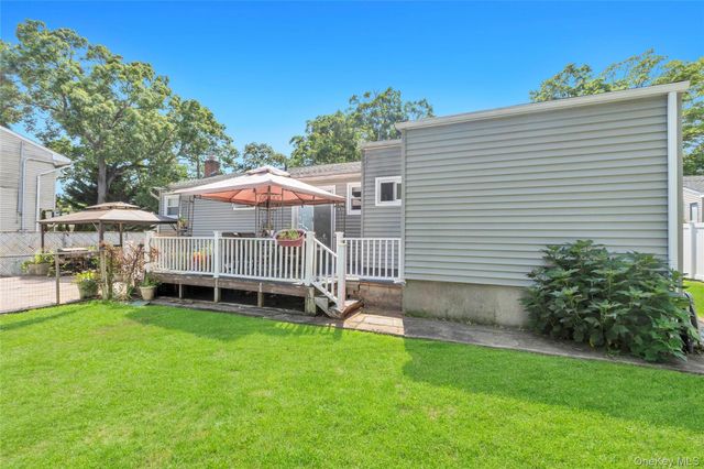 437 Commack Road, Islip, NY 11751