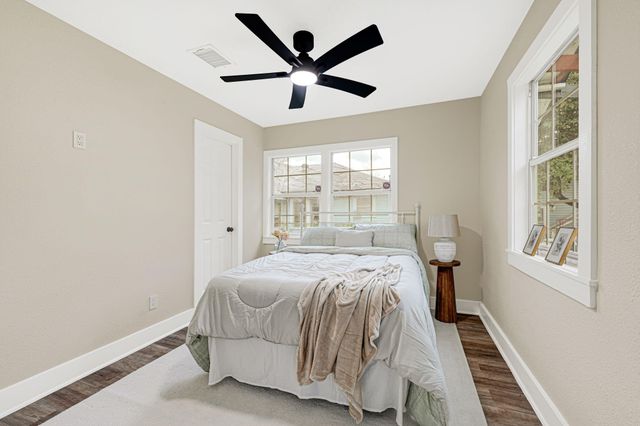 9434 E Avenue K, Houston, TX 77012