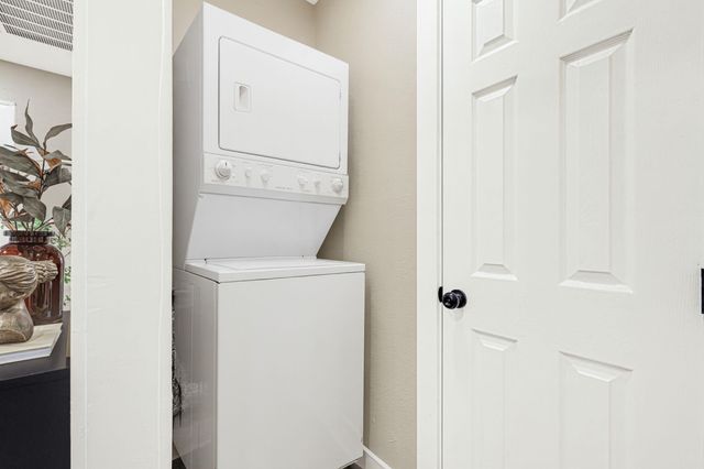 9434 E Avenue K, Houston, TX 77012