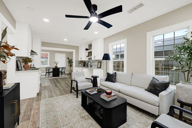 9434 E Avenue K, Houston, TX 77012