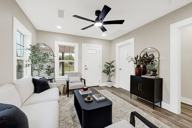 9434 E Avenue K, Houston, TX 77012