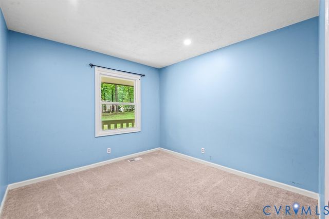 229 Washington St, Locust Grove, VA 22508