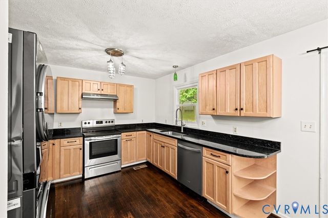 229 Washington St, Locust Grove, VA 22508