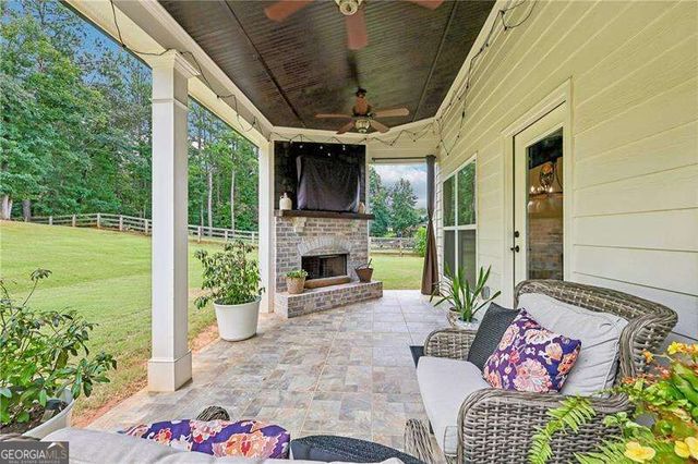 4060 Silverstone Drive, Braselton, GA 30517