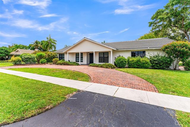 680 El Dorado Parkway, Plantation, FL 33317
