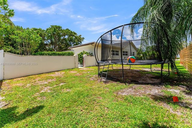 680 El Dorado Parkway, Plantation, FL 33317