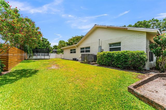 680 El Dorado Parkway, Plantation, FL 33317