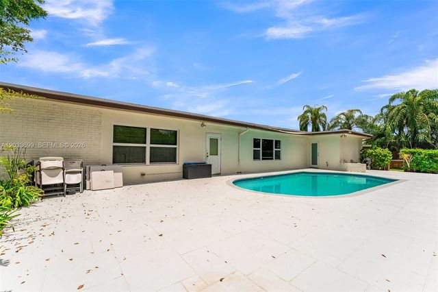 680 El Dorado Parkway, Plantation, FL 33317