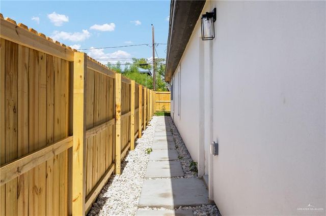 418 W Huisache Avenue, Weslaco, TX 78596