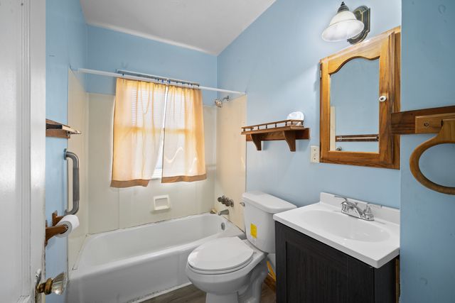 2323 W Lombard Street, Davenport, IA 52804