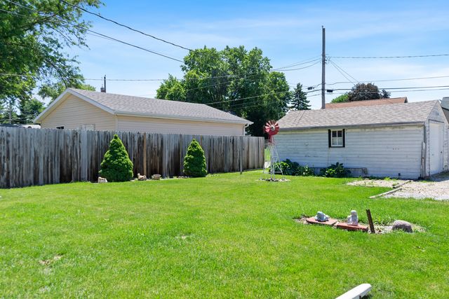 2323 W Lombard Street, Davenport, IA 52804