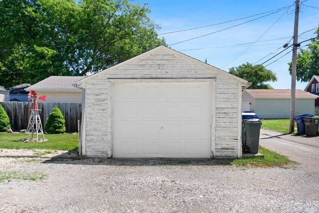 2323 W Lombard Street, Davenport, IA 52804