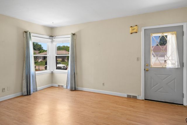 2323 W Lombard Street, Davenport, IA 52804