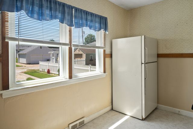 2323 W Lombard Street, Davenport, IA 52804