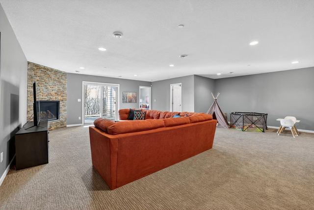 552 Panorama Circle NW, Rochester, MN 55901