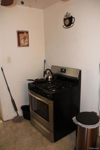 9581 Mark Twain Street, Detroit, MI 48227