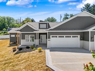 1310 Heights Court, Bettendorf, IA 52722