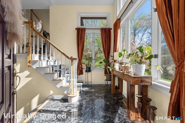 81 Georges Lane, Monroe, CT 06468