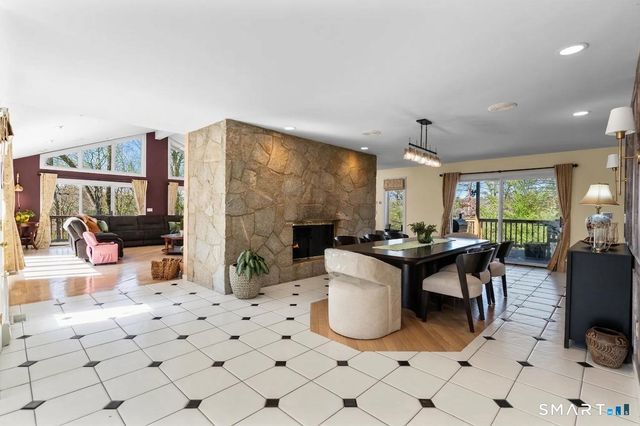 81 Georges Lane, Monroe, CT 06468