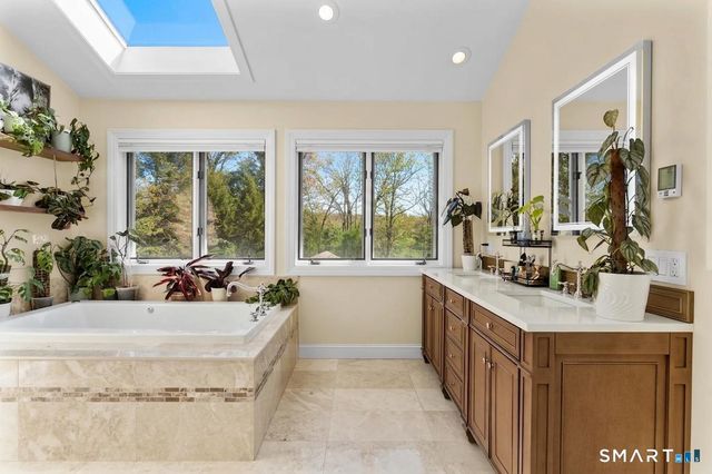 81 Georges Lane, Monroe, CT 06468