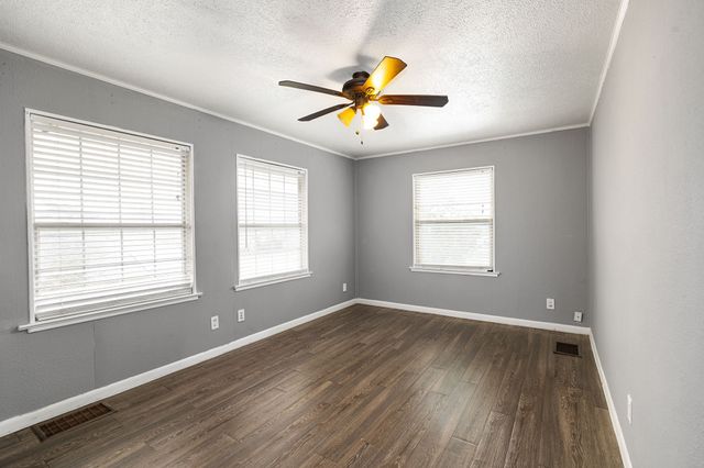 1504 Shields Avenue, Cedar Hill, TX 75104