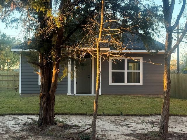 1913 Marshall Avenue, Bryan, TX 77803