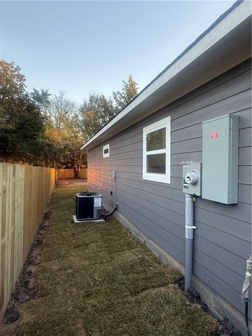 1913 Marshall Avenue, Bryan, TX 77803