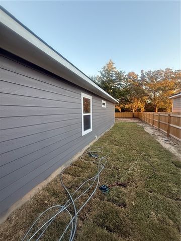 1913 Marshall Avenue, Bryan, TX 77803