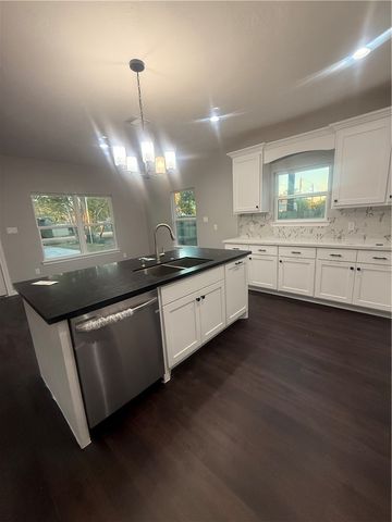 1913 Marshall Avenue, Bryan, TX 77803