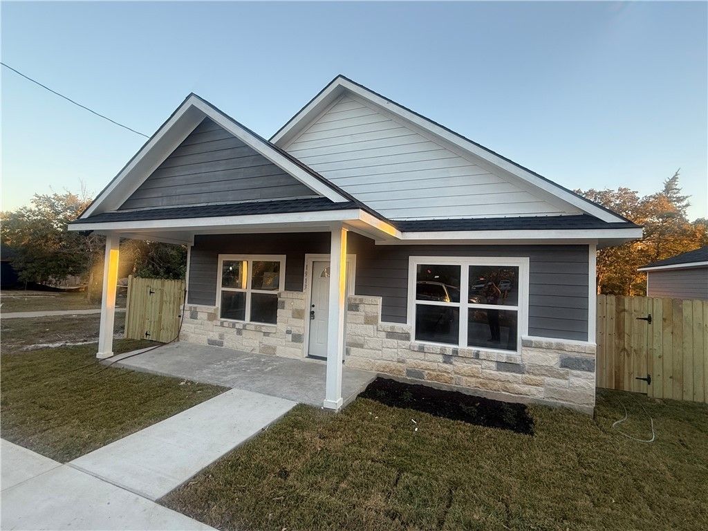 1913 Marshall Avenue, Bryan, TX 77803