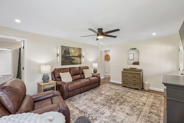 126 Rogers Rd, Gordonsville, TN 38563