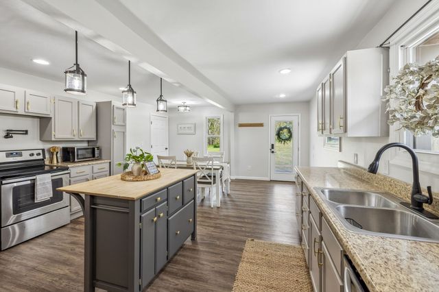 126 Rogers Rd, Gordonsville, TN 38563