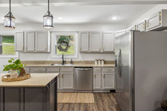 126 Rogers Rd, Gordonsville, TN 38563