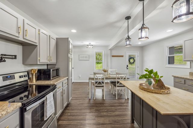 126 Rogers Rd, Gordonsville, TN 38563