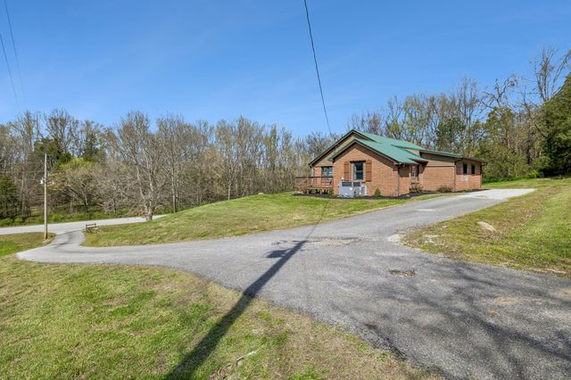126 Rogers Rd, Gordonsville, TN 38563