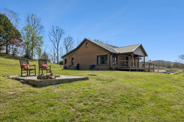 126 Rogers Rd, Gordonsville, TN 38563
