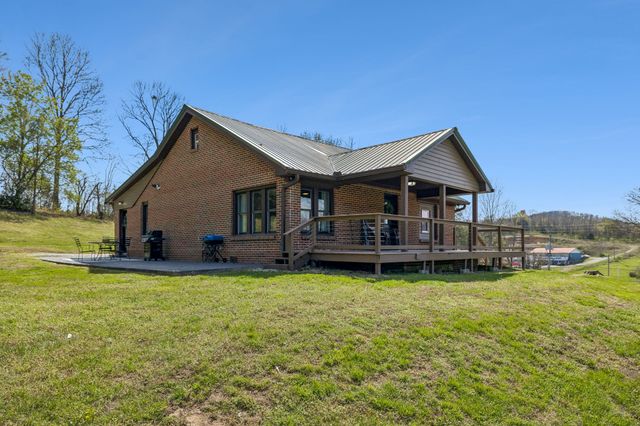 126 Rogers Rd, Gordonsville, TN 38563