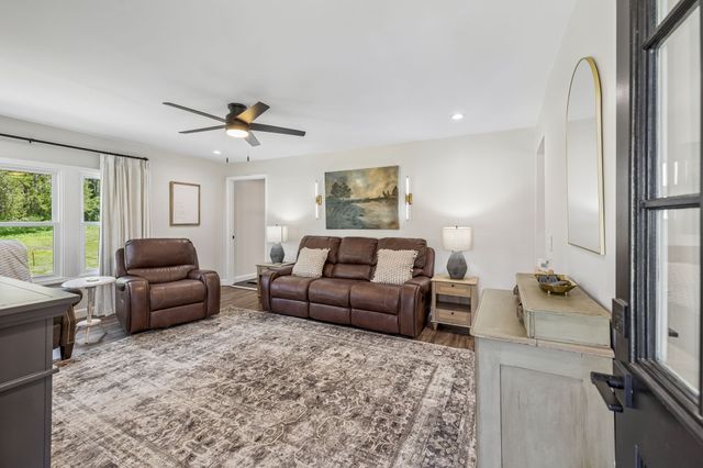 126 Rogers Rd, Gordonsville, TN 38563