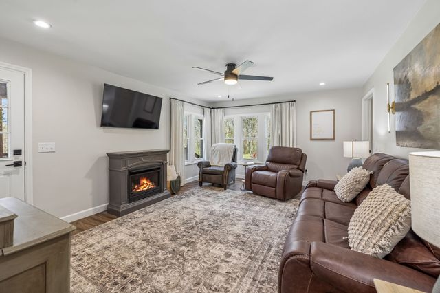 126 Rogers Rd, Gordonsville, TN 38563