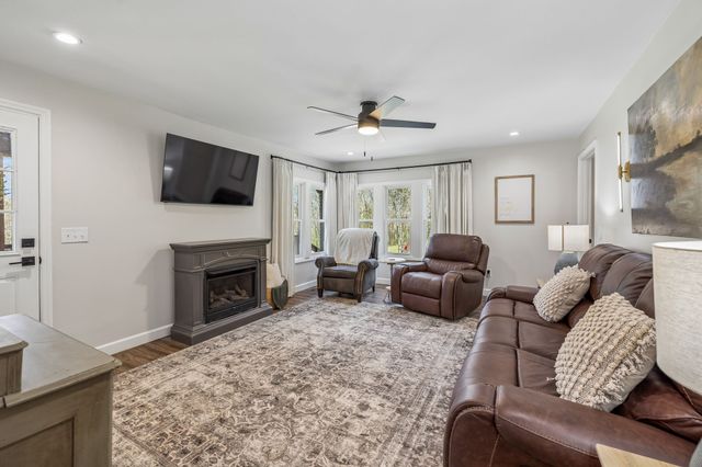 126 Rogers Rd, Gordonsville, TN 38563