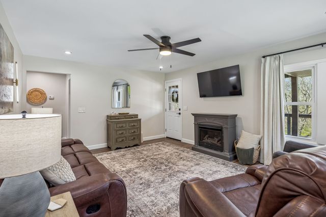 126 Rogers Rd, Gordonsville, TN 38563