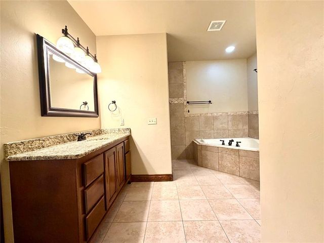 2817 Marigold Lane, Edmond, OK 73013
