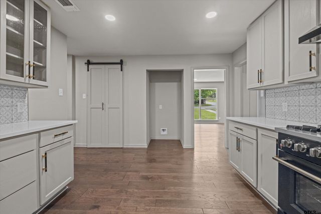 2515 Preston Ave, Tyler, TX 75701