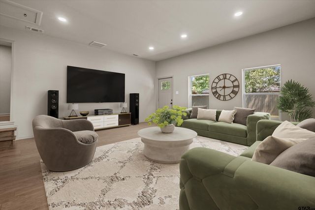 2515 Preston Ave, Tyler, TX 75701