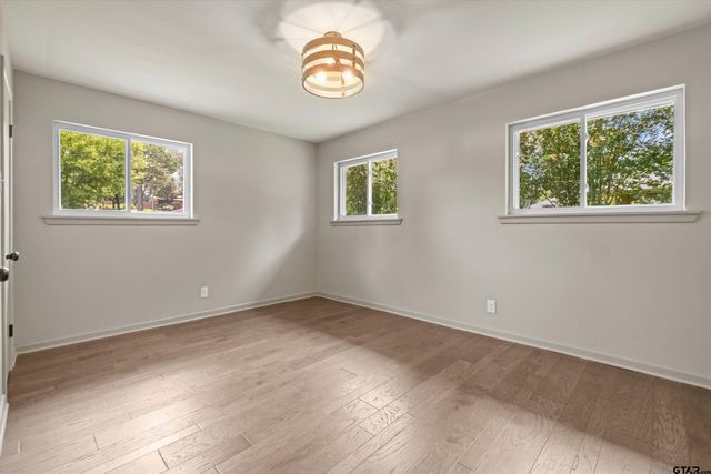 2515 Preston Ave, Tyler, TX 75701