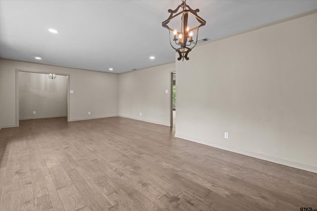 2515 Preston Ave, Tyler, TX 75701