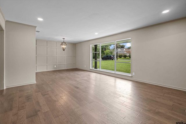 2515 Preston Ave, Tyler, TX 75701