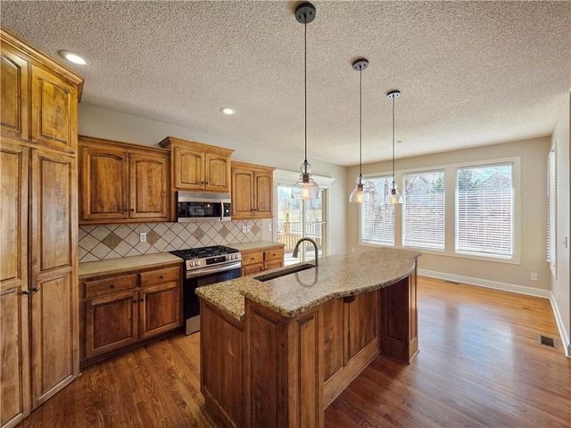 16885 W 161st Terrace, Olathe, KS 66062