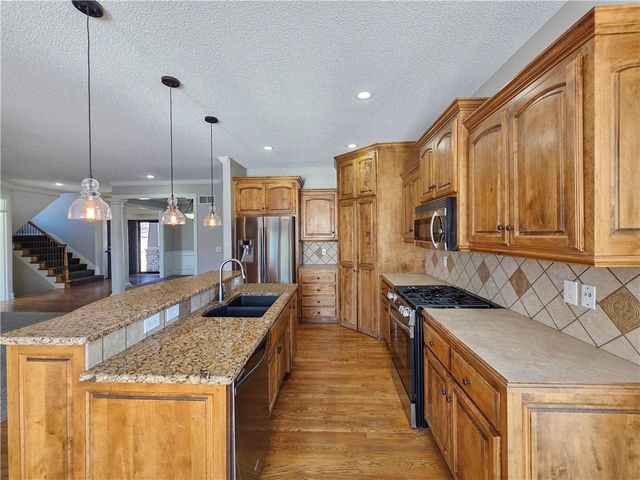 16885 W 161st Terrace, Olathe, KS 66062